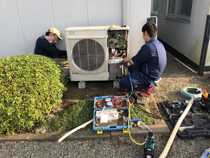 真空引きを行い、試運転して作業完了です