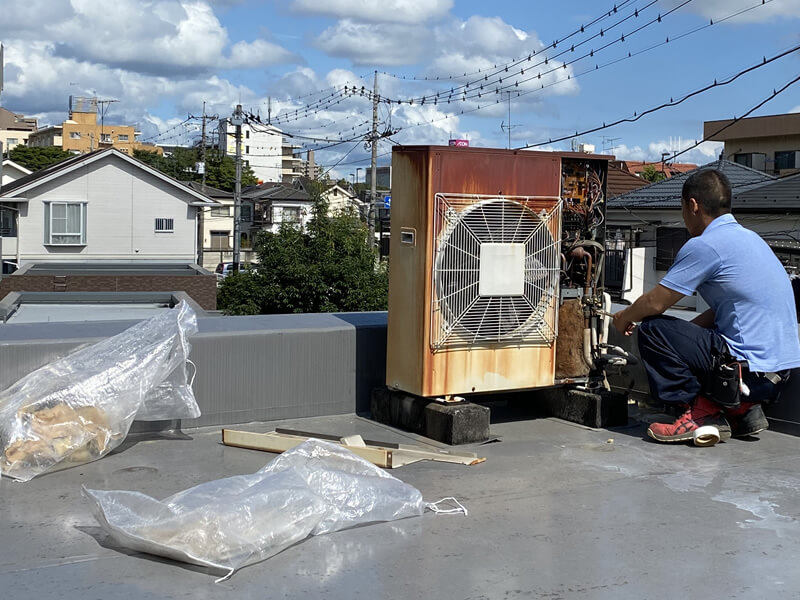 ポンプダウンを行って室外機を撤去します