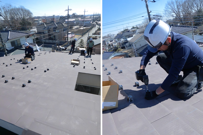 太陽光パネルを設置するための架台を屋根に取り付けます